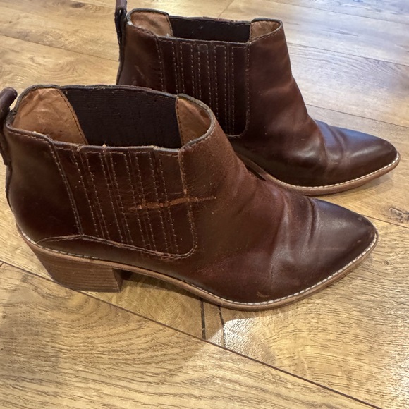 Madewell Elegant Brown Leather Ankle Boots - Picture 2 of 6